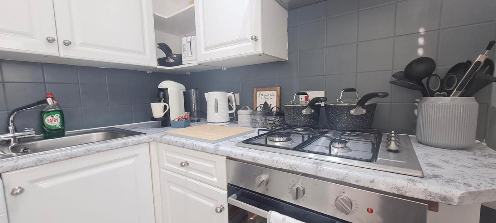 Westcliff-On-Sea Modern 2 Bedroom Apartment - Free Parking Southend-on-Sea Exterior photo