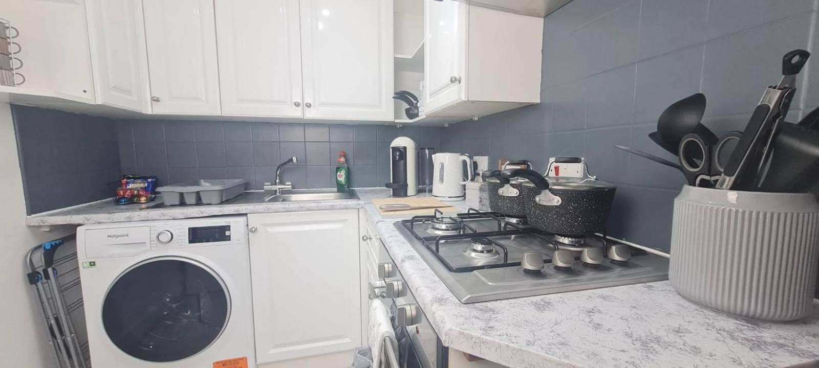 Westcliff-On-Sea Modern 2 Bedroom Apartment - Free Parking Southend-on-Sea Exterior photo